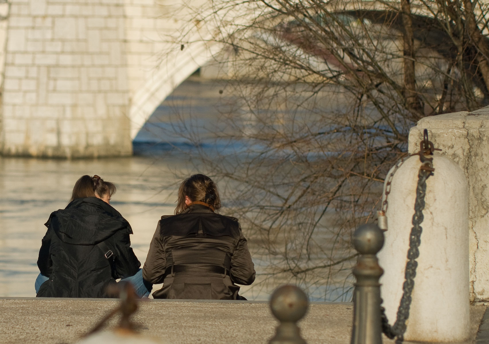 03_Deux_filles_au_bord_de_la_Saône.jpg